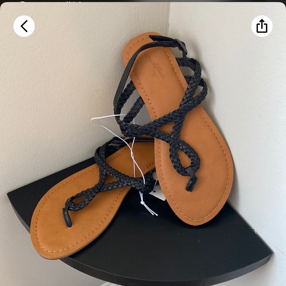 Universal Thread Womens Sandals in Black (Size 6)